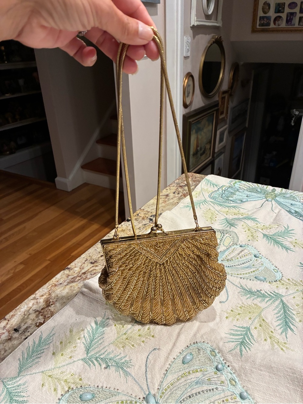 Vintage Gold Shell-Style Evening Bag - Elegant Women’s Shoulder Purse